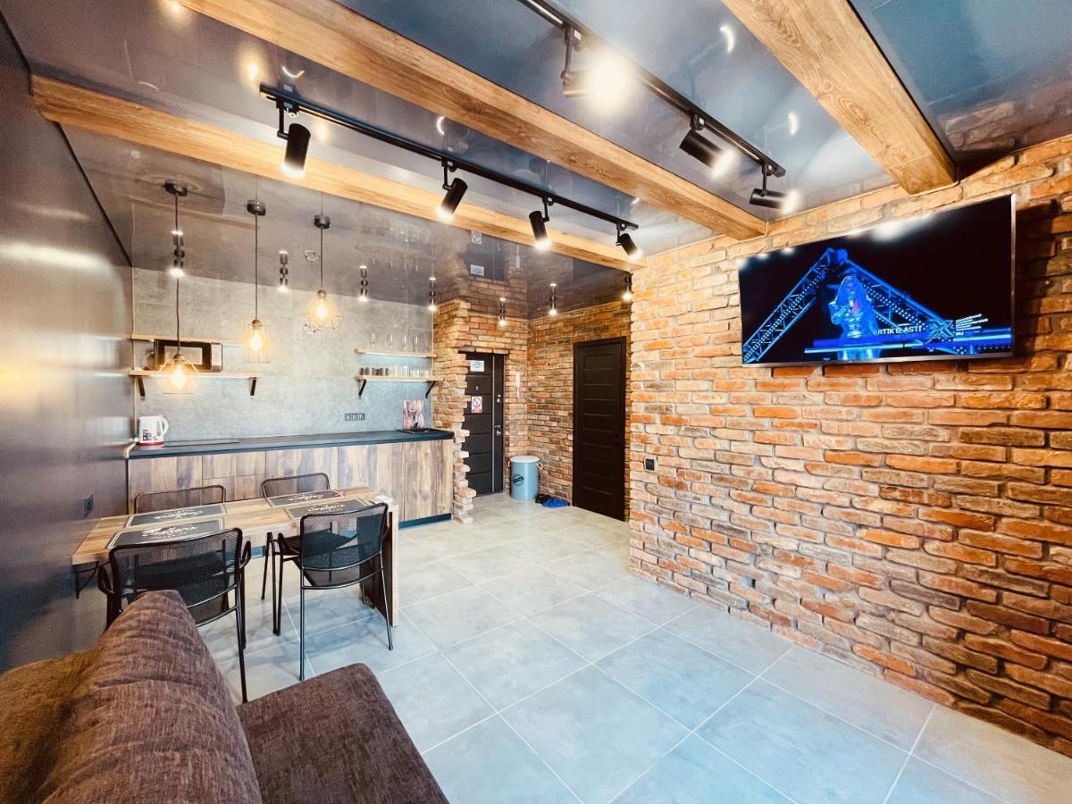 Loft В River Park З Джакузі Dnyipropetrovszk Kültér fotó