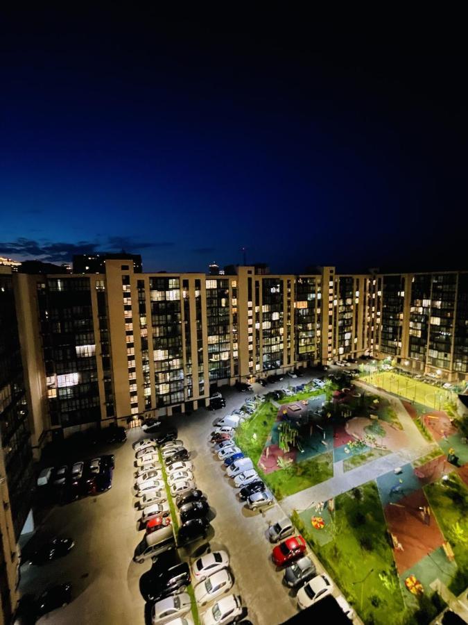 Loft В River Park З Джакузі Dnyipropetrovszk Kültér fotó