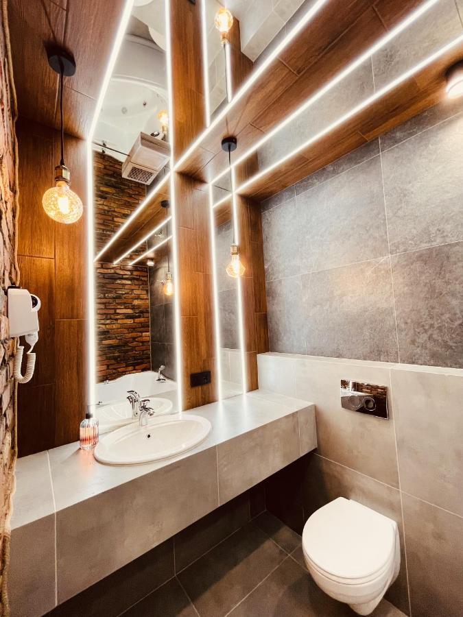 Loft В River Park З Джакузі Dnyipropetrovszk Kültér fotó