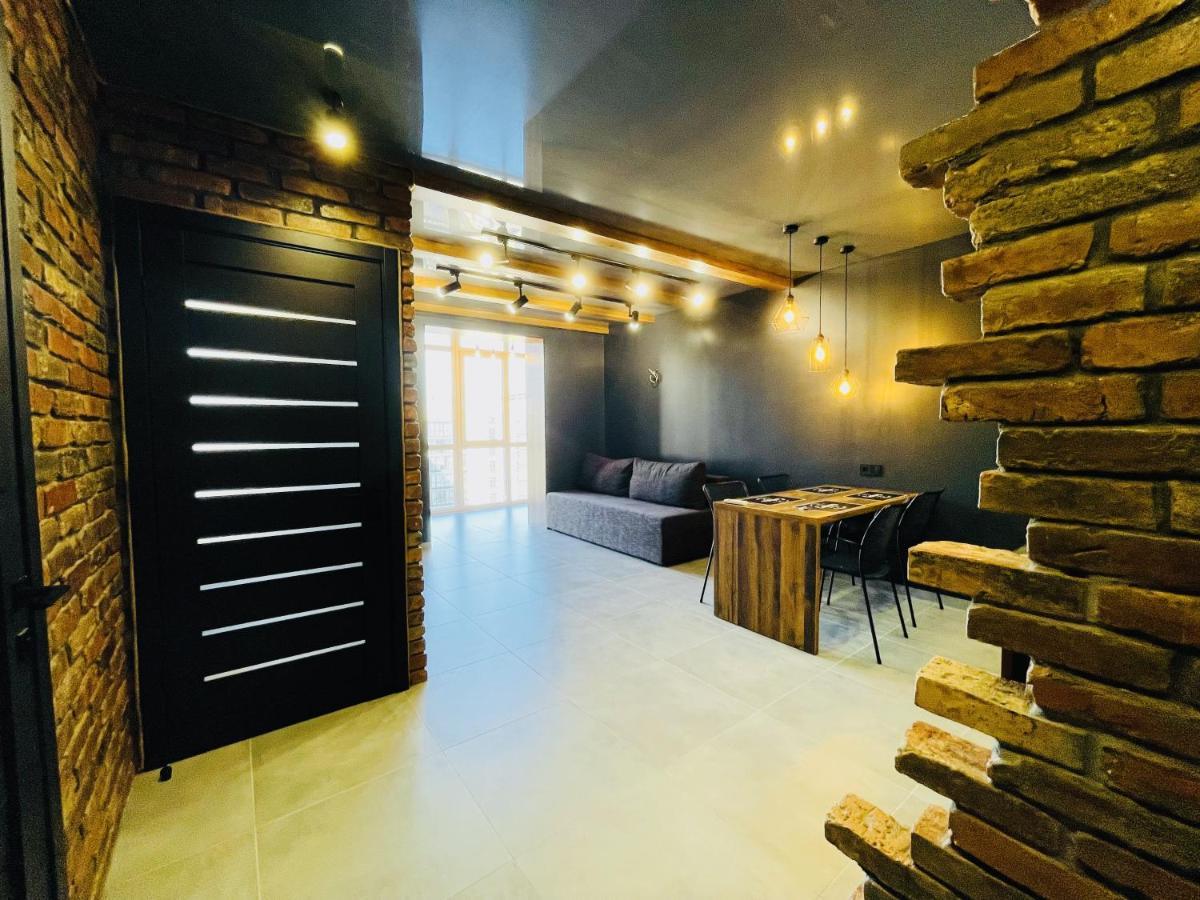 Loft В River Park З Джакузі Dnyipropetrovszk Kültér fotó